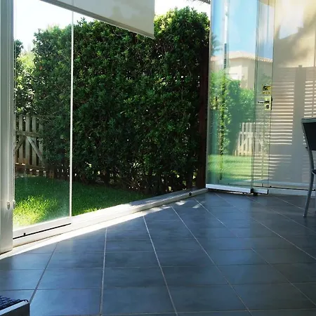 Апартаменти Vivienda Familiar En La Playa *