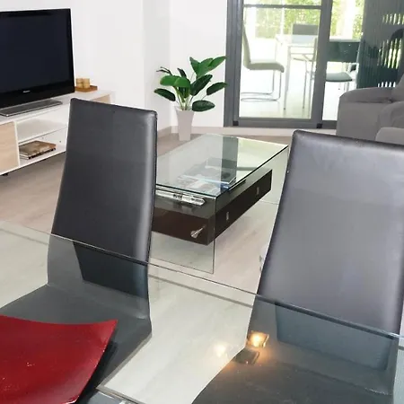 Апартаменти Vivienda Familiar En La Playa *